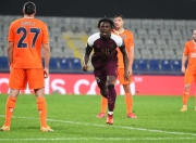 雷火电竞-德罗巴连续十场比赛得分超过惊险取胜，C9挑战极限！的简单介绍